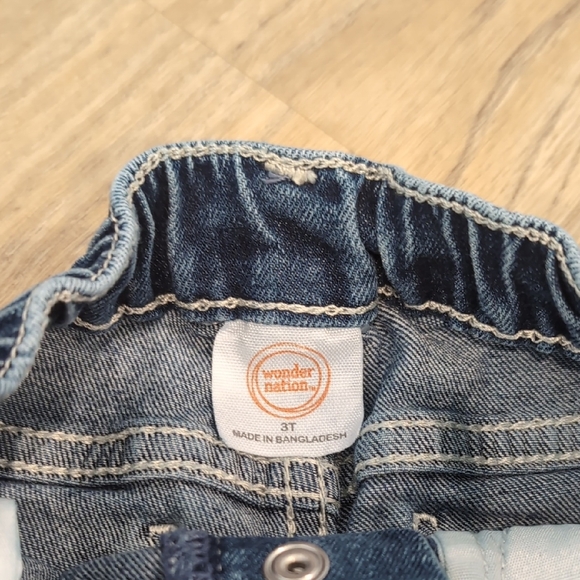 Wonder Nation Denim Heart Flare Jeans with Button Detail Size 3t - Picture 2 of 3